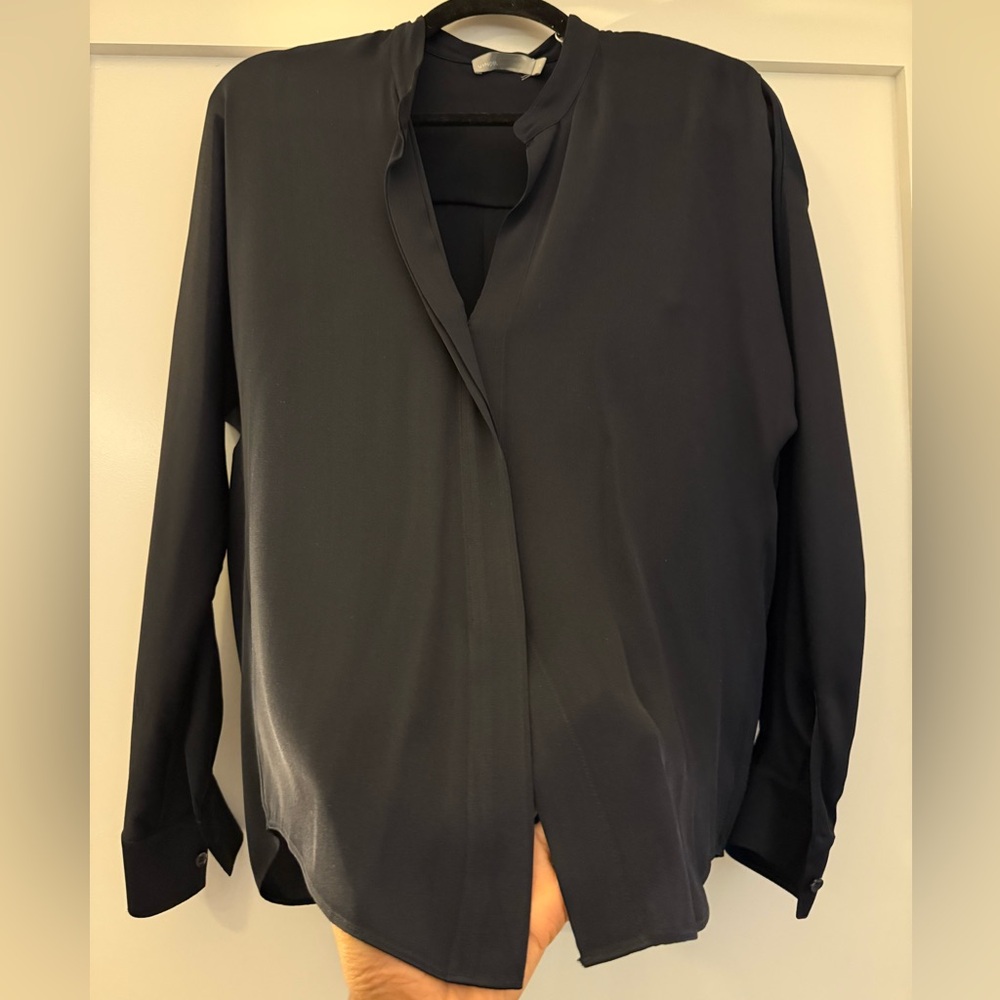 Vince. Silk blouse in deep navy
